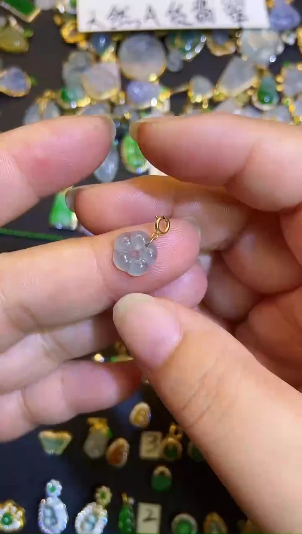 吊坠(不含链)18K金镶嵌翡翠1
