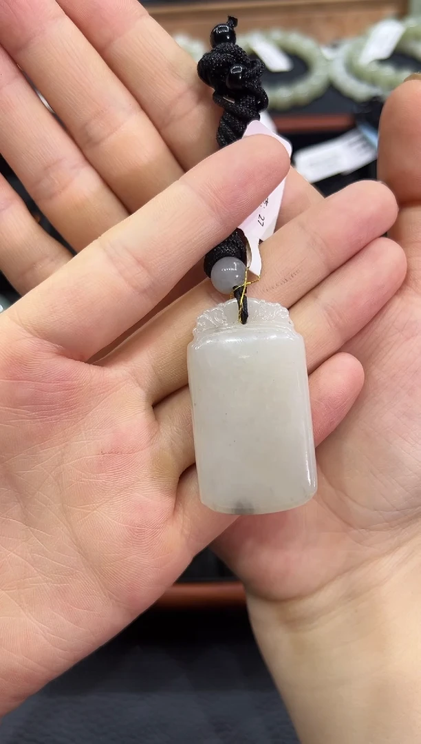 和田玉未镶嵌吊坠(赠链)新疆和田和田玉黑山料无事牌百搭014