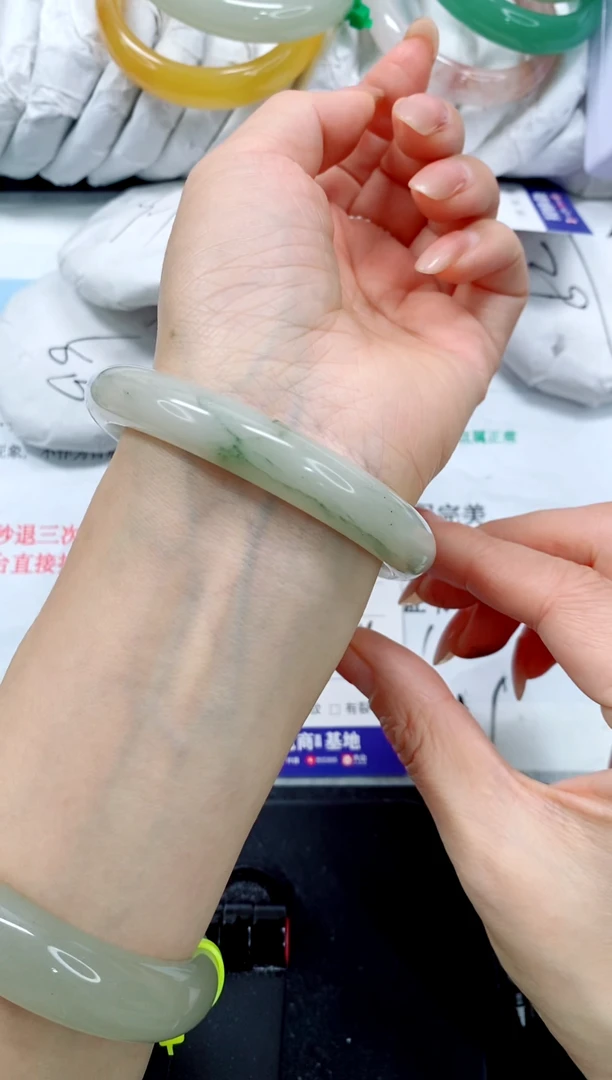 未镶嵌手镯石英质玉249-65