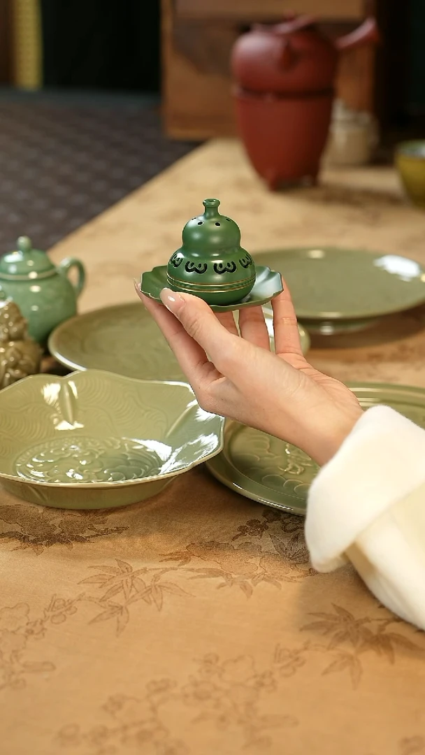 【闪购商品】茶盏绿色葫芦香插加杯垫