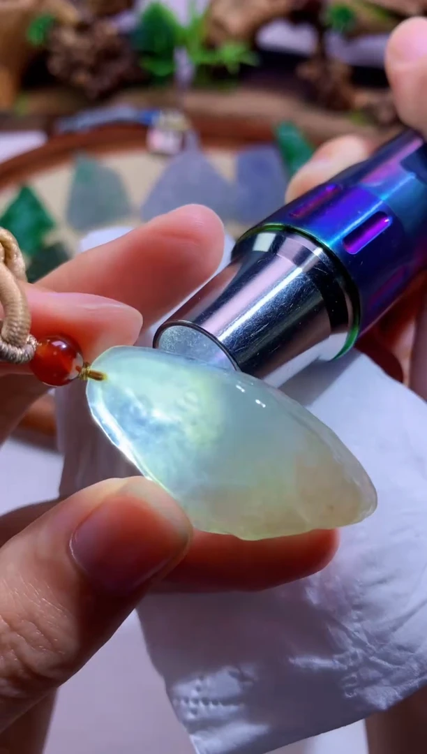 翡翠未镶嵌颈饰125