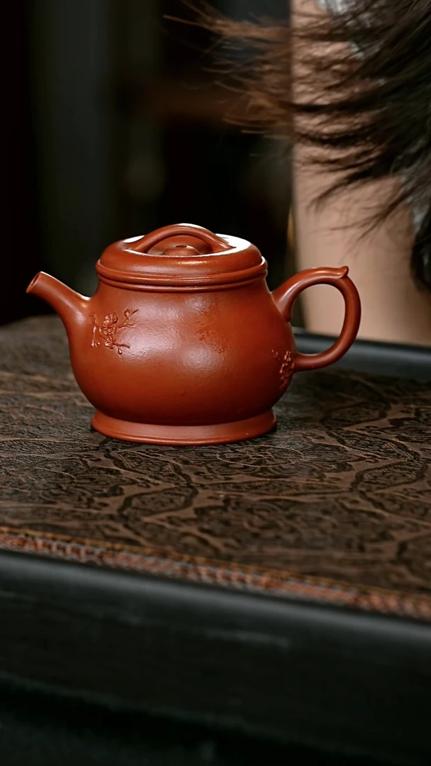 茶壶紫砂朱泥颂金 一物见春