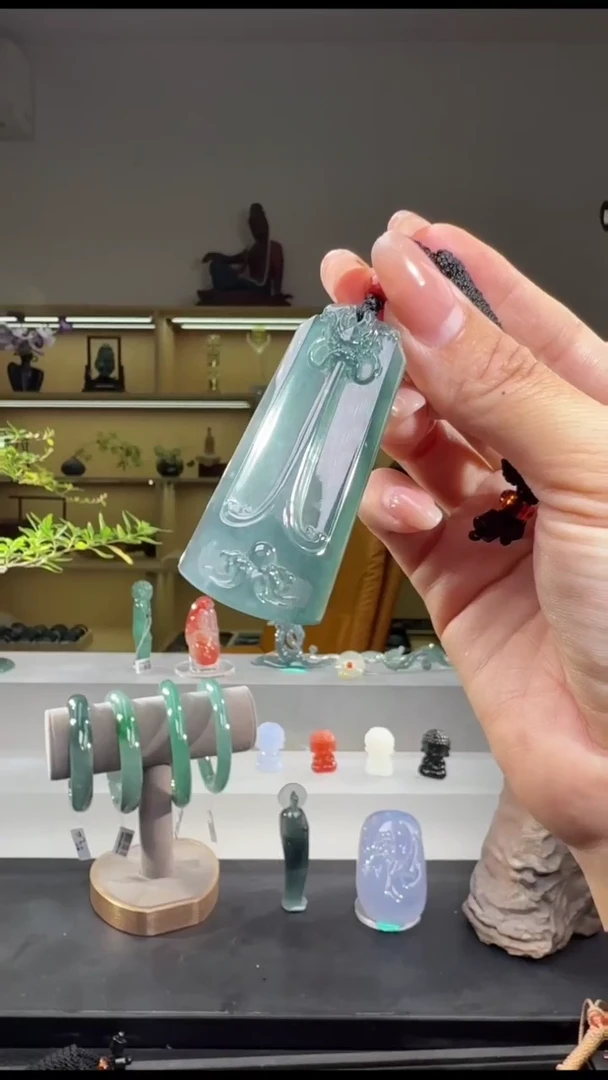 吊坠(不含链)未镶嵌翡翠龙牌