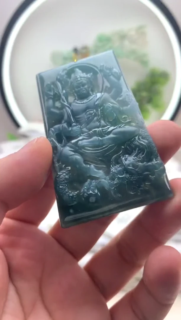 颈饰未镶嵌翡翠不动明王