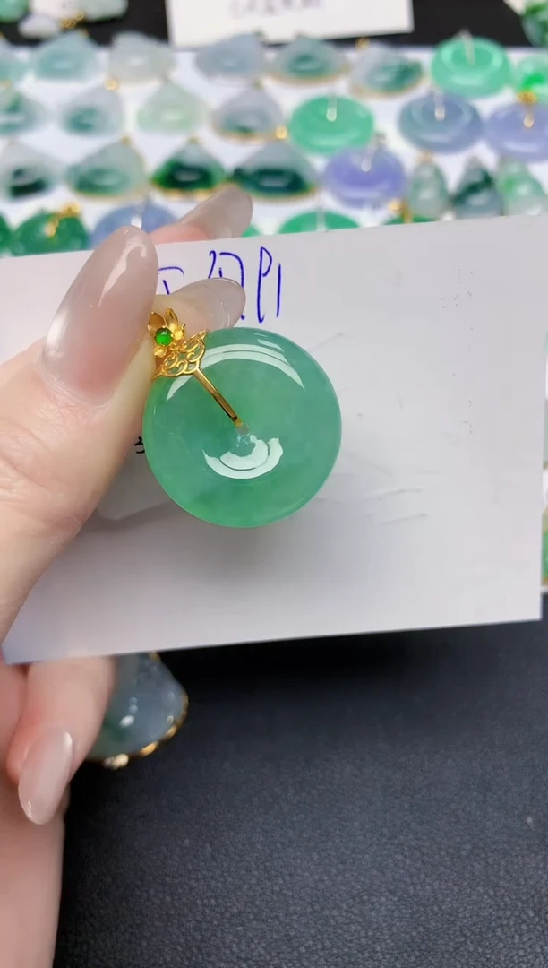 颈饰18K金镶嵌翡翠天然缅甸A货翡翠百元以上9元证书费自理