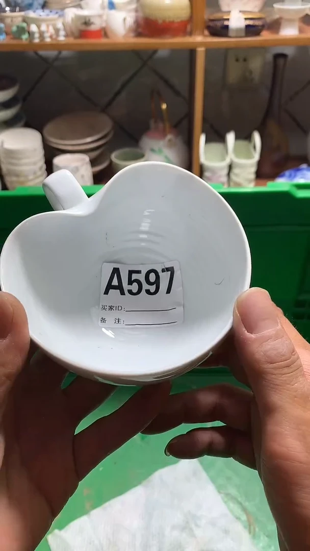 瓷片一***猫 花田家精品陶瓷店