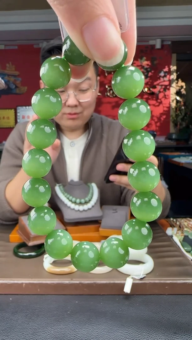 颈饰未镶嵌和田玉碧玉猫单圈手串