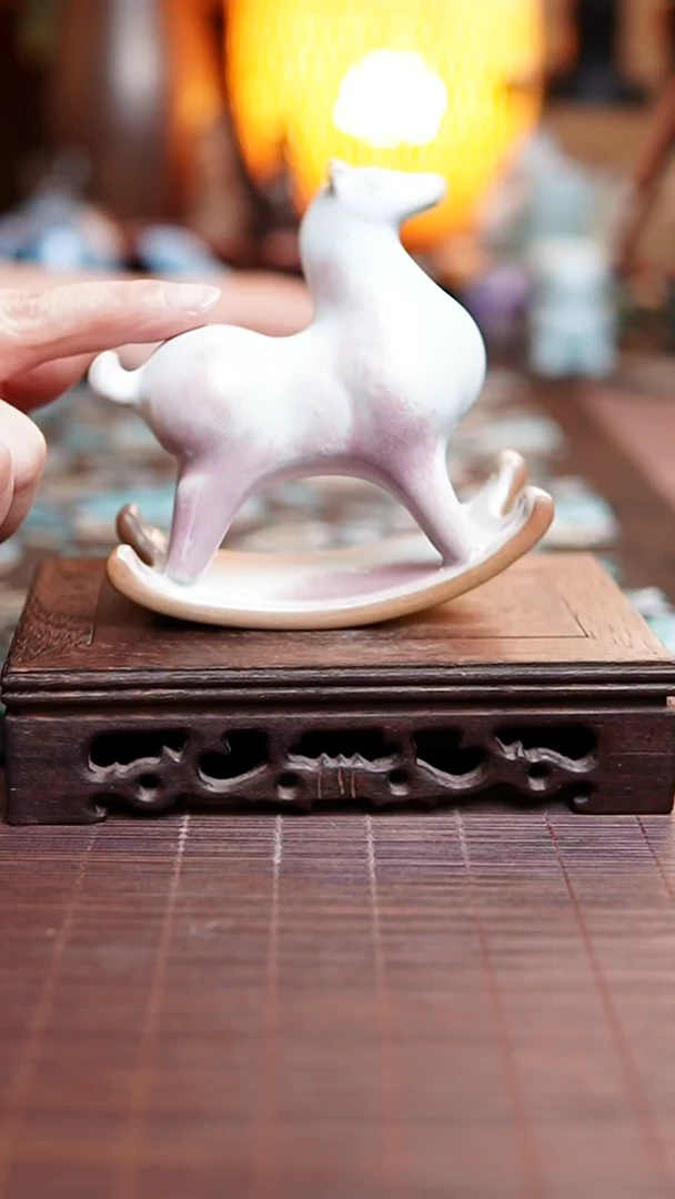 钧瓷摇摇马 白粉色