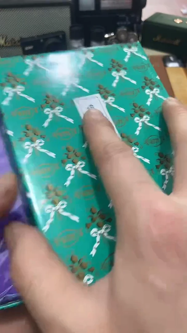 瓷片闪购商品  如图所示