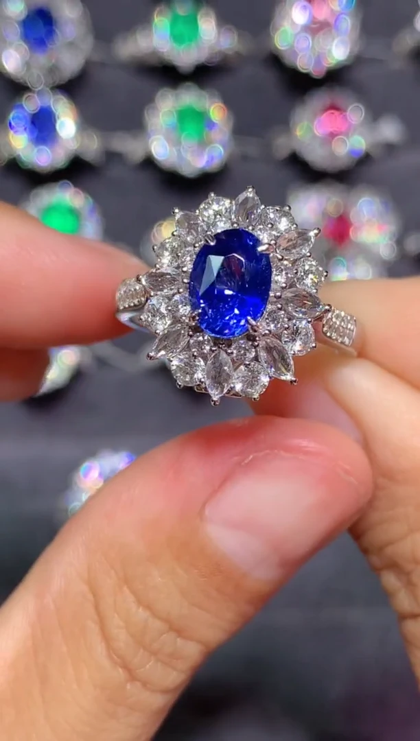 戒指蓝宝石18K金镶嵌1.54CT