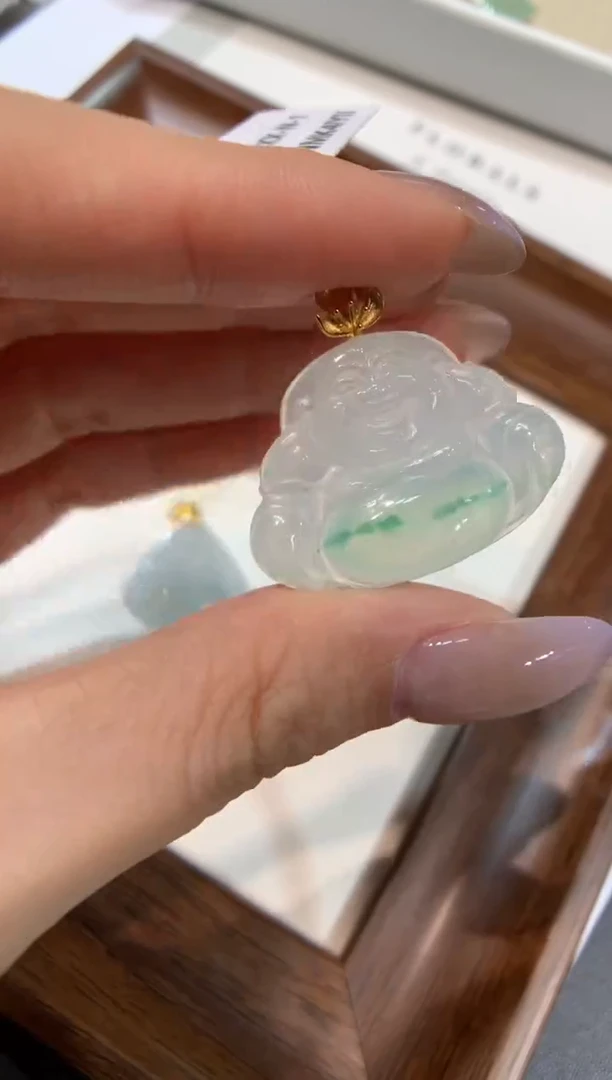 颈饰18K金镶嵌翡翠佛公