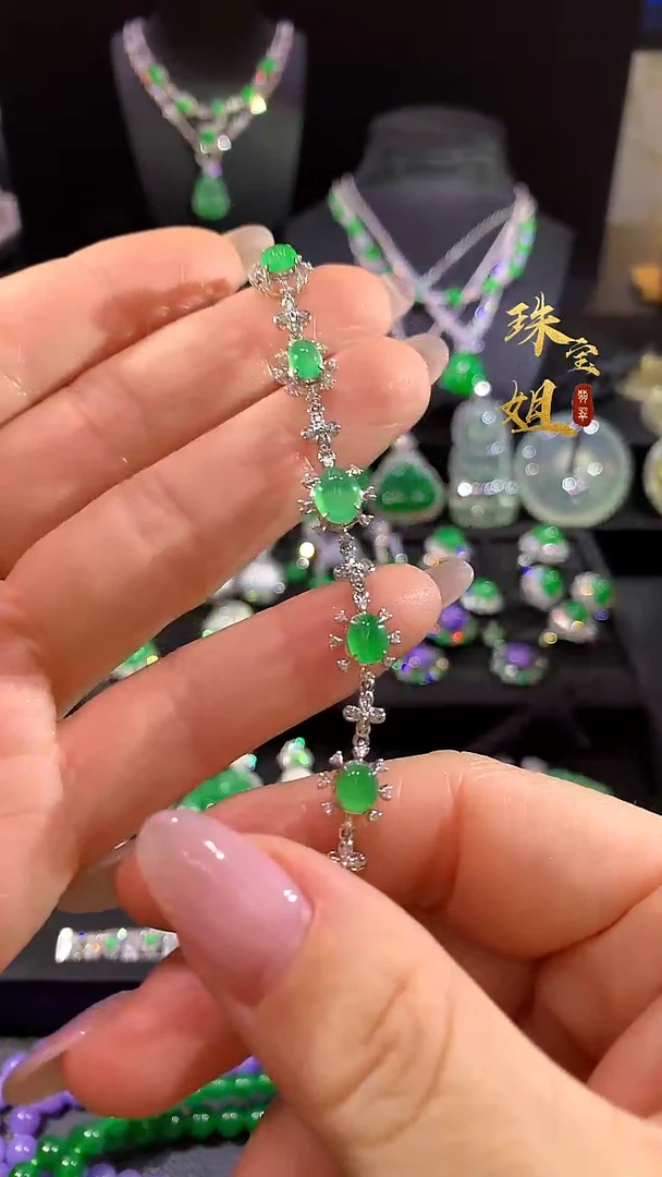 18K金镶嵌手链翡翠手链