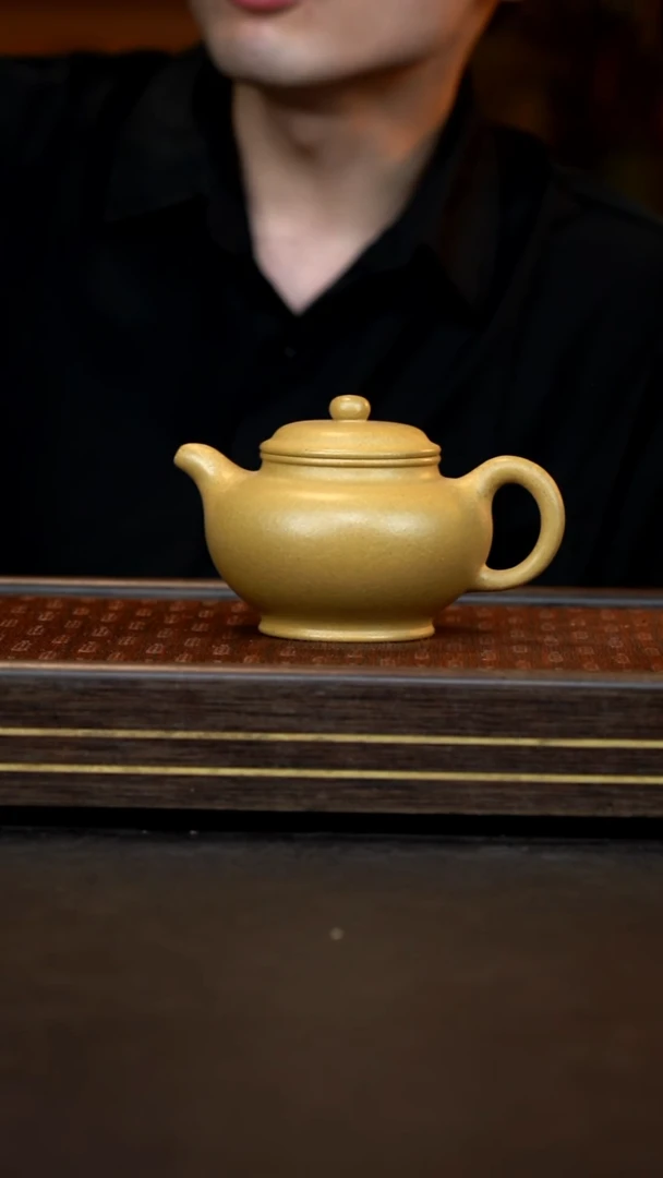 茶壶紫砂掇只    黄金段  260cc