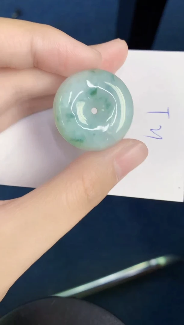 翡翠未镶嵌颈饰天然翡翠緬甸A貨