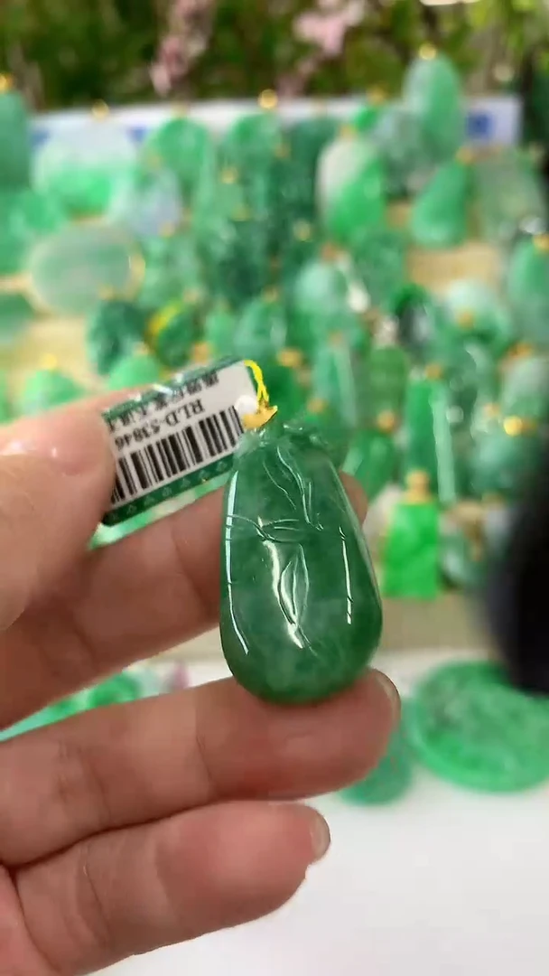 【闪购商品】翡翠吊坠(不含链)18K金镶嵌挂件