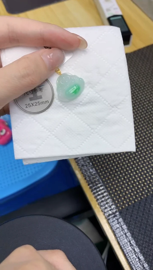 颈饰18K金镶嵌翡翠111111111
