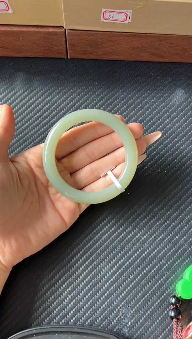 未镶嵌手镯和田玉且末近矿微色差58+