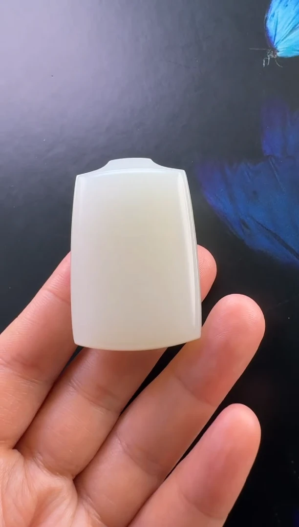 颈饰未镶嵌和田玉吊坠