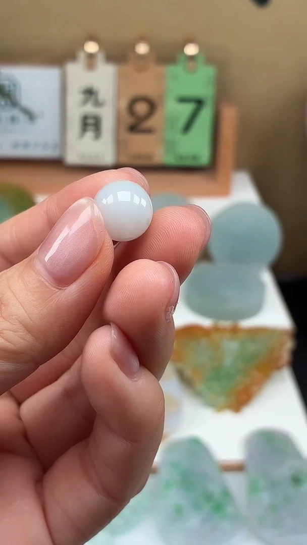 颈饰未镶嵌翡翠天然翡翠单珠