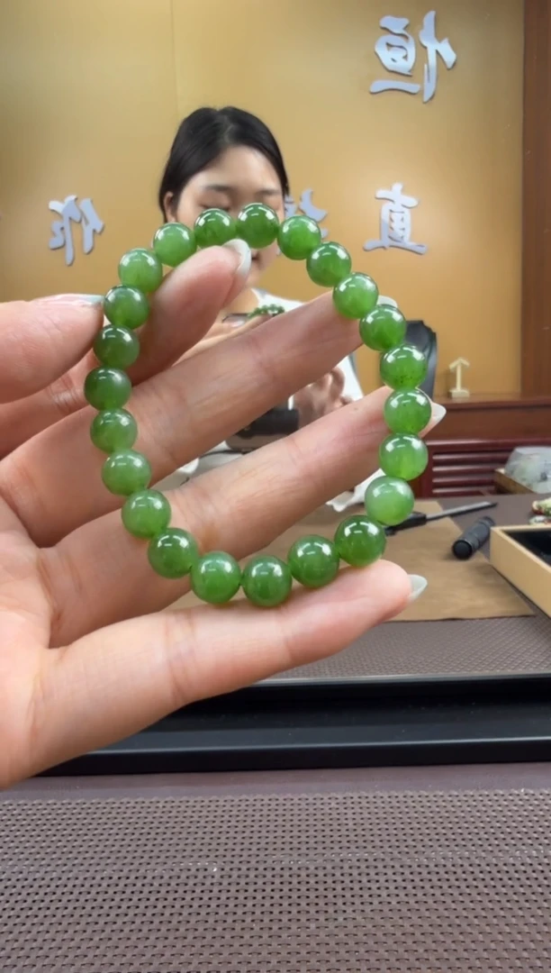 颈饰未镶嵌和田玉手串8mm
