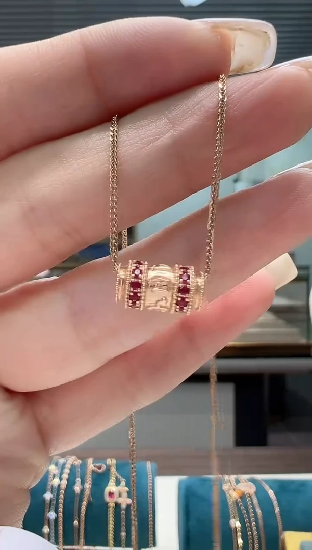 【闪购商品】红宝石吊坠(不含链)18K金镶嵌红宝石六字箴言吊坠K红