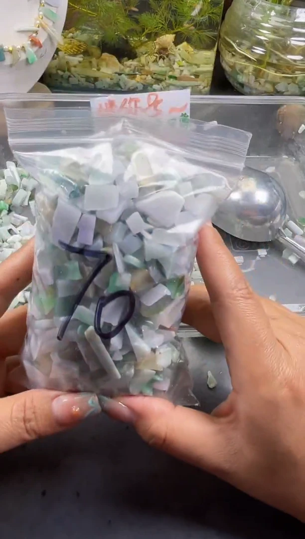 配石翡翠天然翡翠迷你500克70