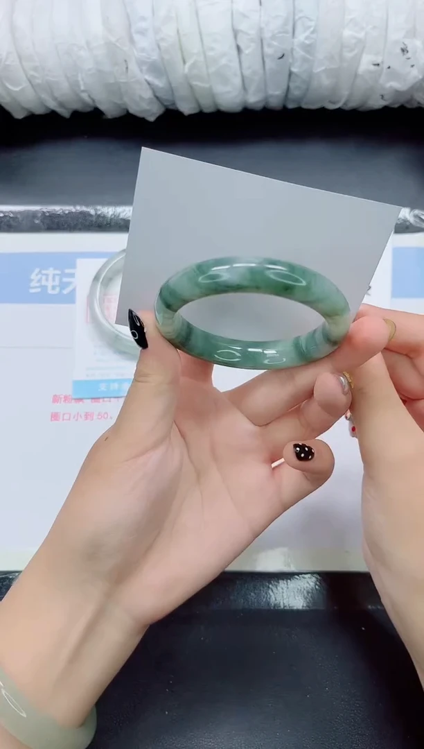 未镶嵌手镯石英质玉052-54.5