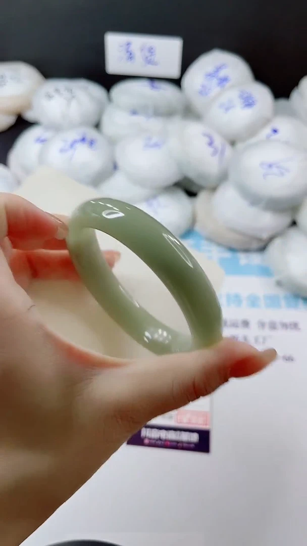 未镶嵌手镯石英质玉多样性发货L37