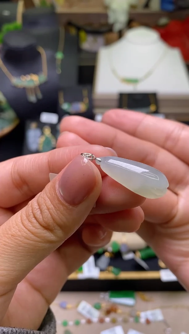 【闪购商品】翡翠颈饰18K金镶嵌净货17958