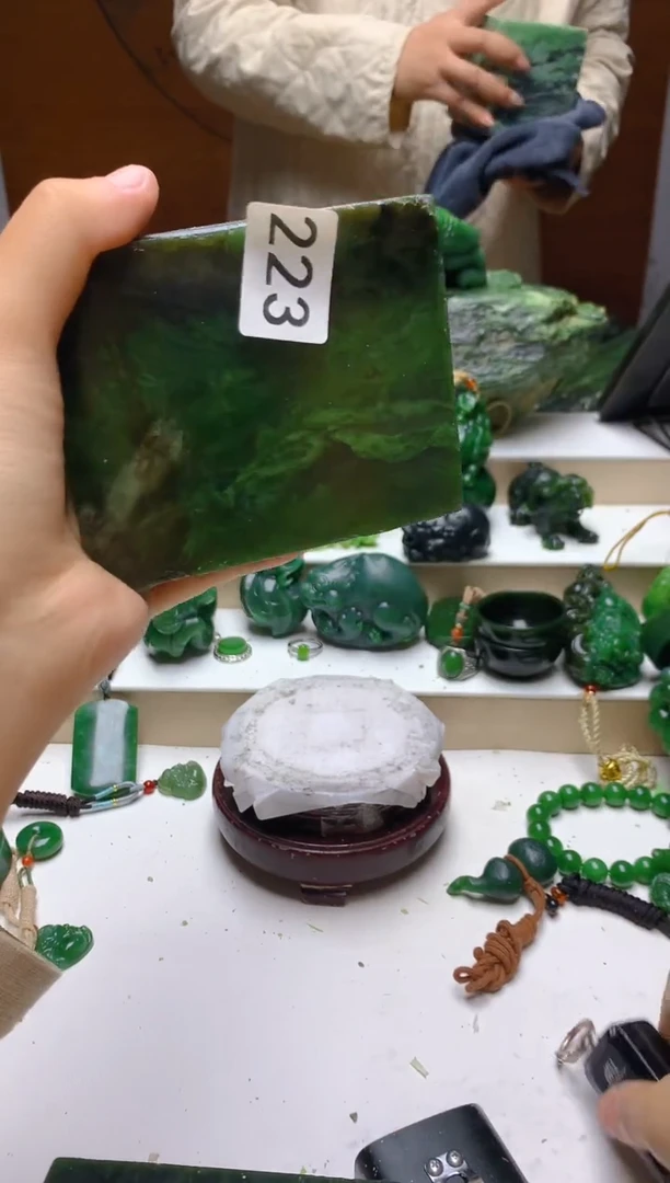 未镶嵌和田玉（碧玉）珠宝半成品1