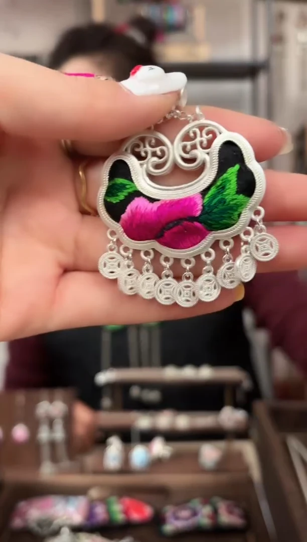 【闪购商品】织绣织绣民族风老绣饰399