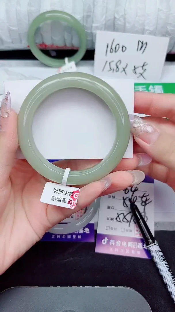 未镶嵌手镯石英质玉64-55/56