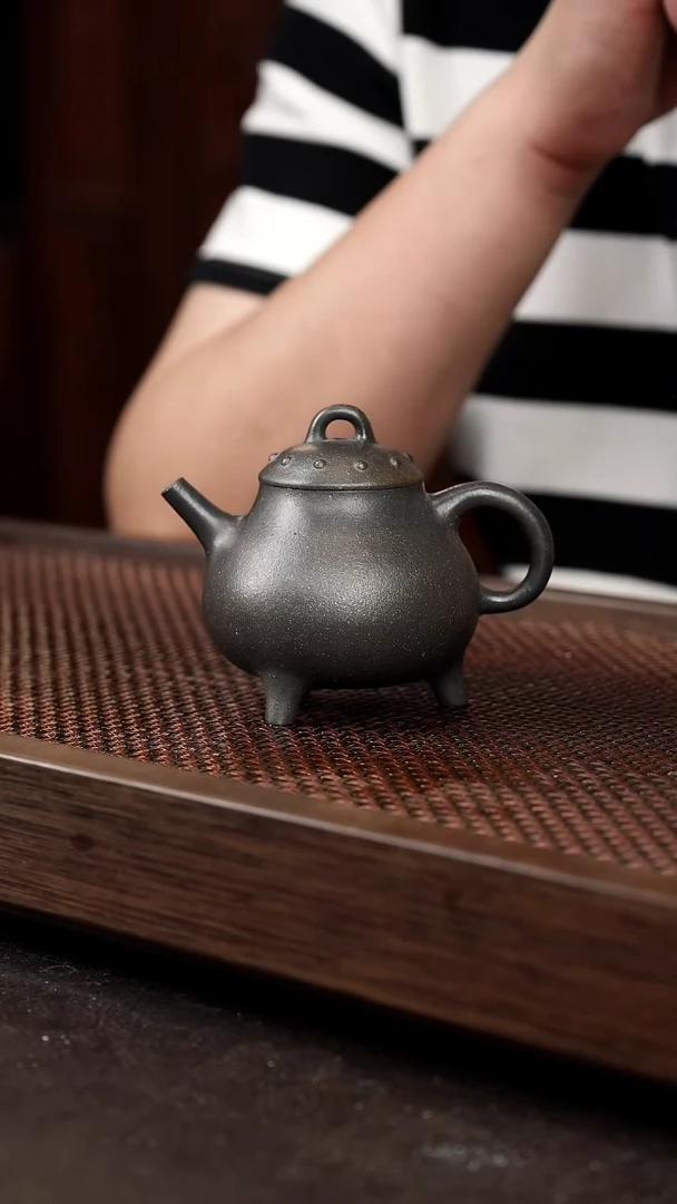 茶壶紫砂岩中泥三足鼎