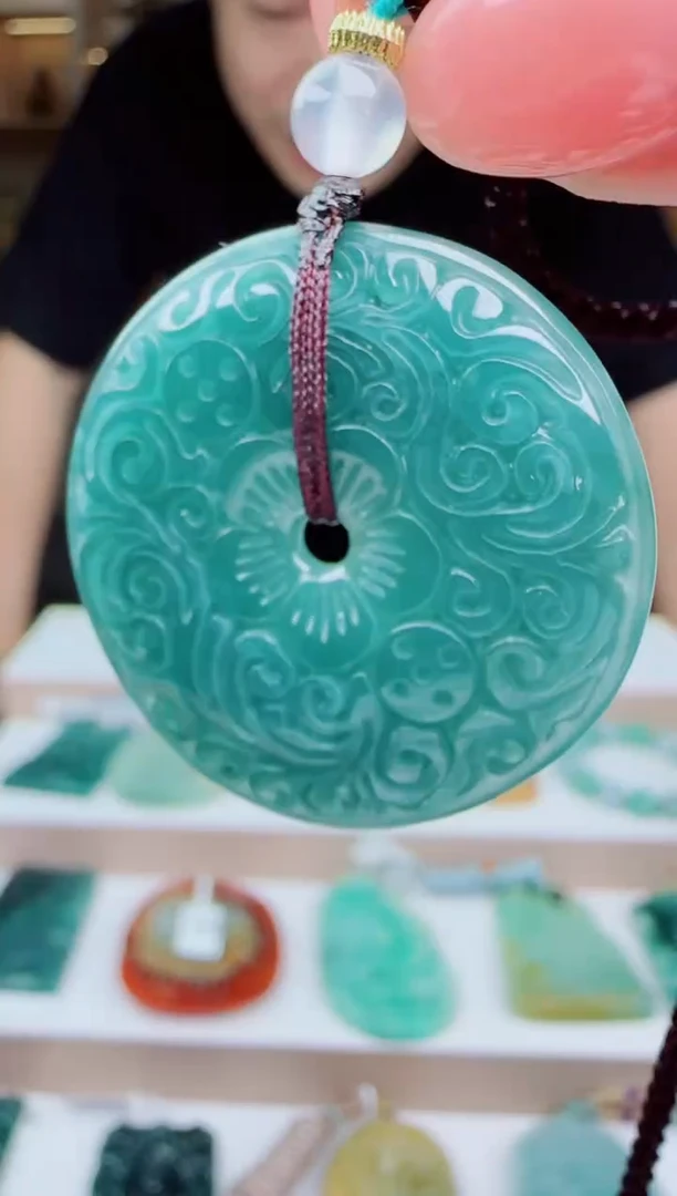 颈饰未镶嵌翡翠多样性发其一  平安扣