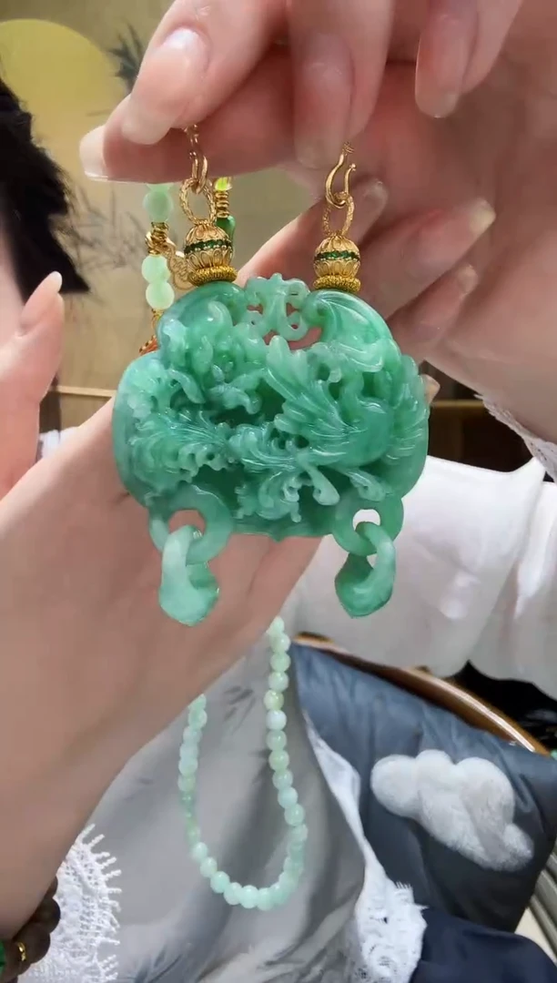 颈饰银S925镶嵌翡翠吊坠