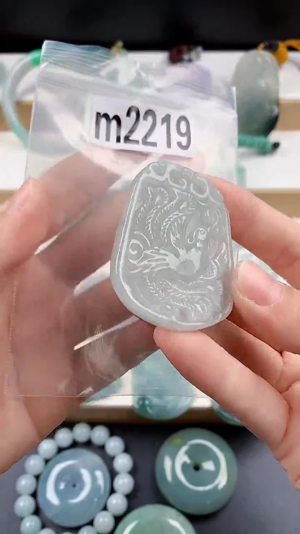 颈饰未镶嵌翡翠天然翡翠吊坠挂件