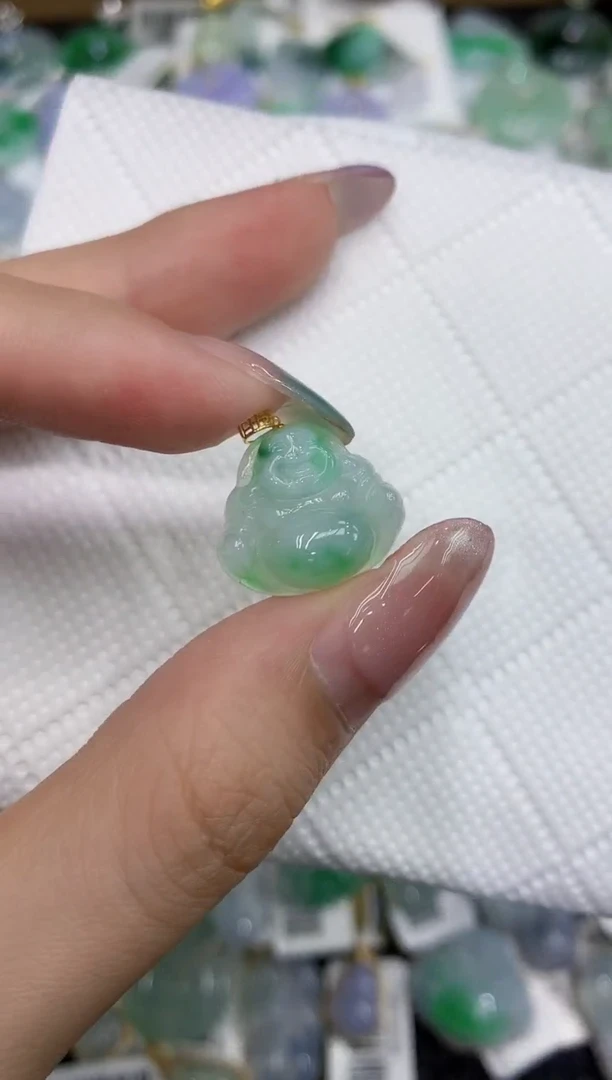 翡翠18K金镶嵌颈饰111111111111