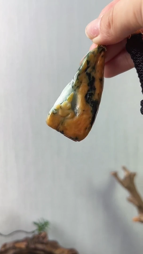 【闪购商品】翡翠颈饰未镶嵌无相观音