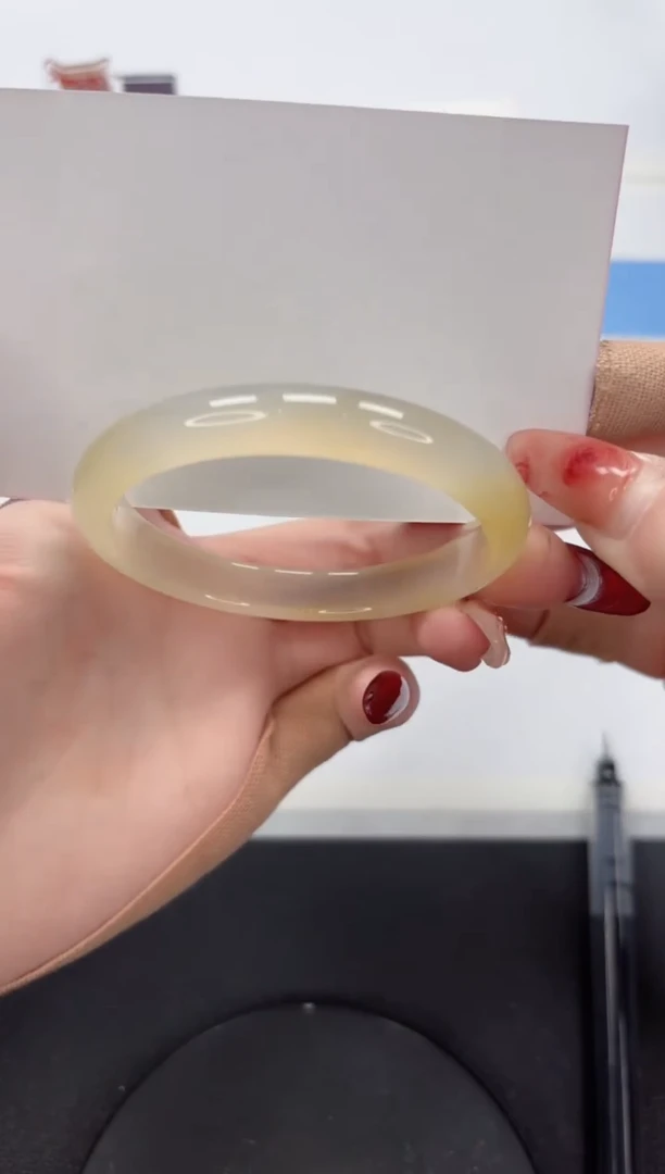 【闪购商品】石英质玉手镯未镶嵌A294-55贵妃