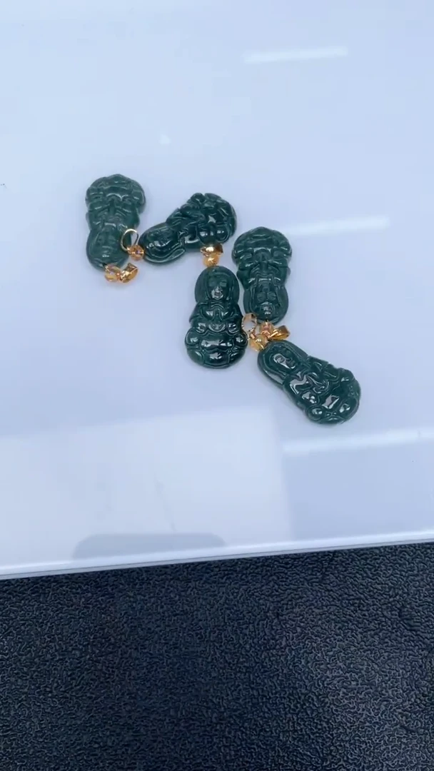 翡翠未镶嵌颈饰多样性发货（只发一件）x1