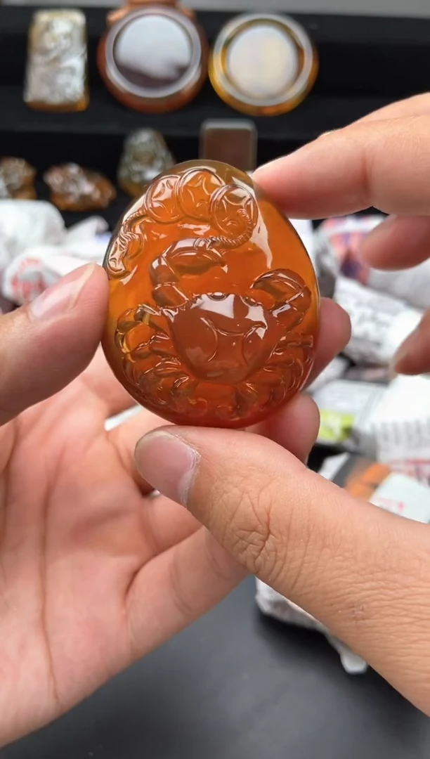 琥珀颈饰未镶嵌螃蟹吊坠