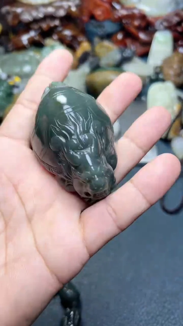 和田玉未镶嵌把件-