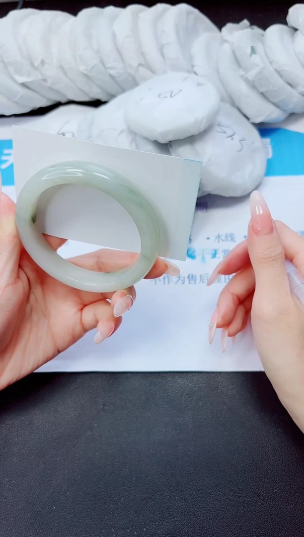 石英质玉手镯未镶嵌274/56.6