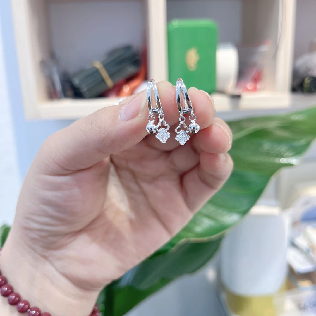 非金属莫桑石耳饰 S925银四叶草耳扣