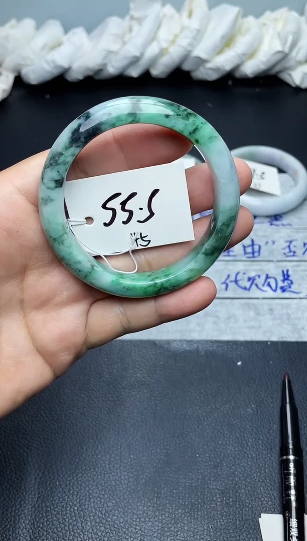 未镶嵌手镯翡翠45
