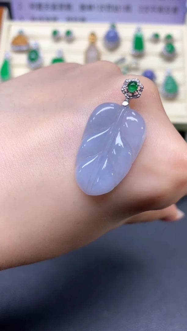 【闪购商品】翡翠吊坠(不含链)18K金镶嵌吊坠|750+75