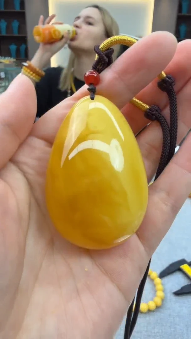 琥珀颈饰未镶嵌133号秒拍 假一罚三