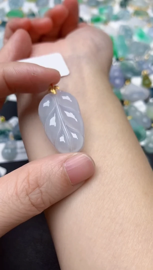 颈饰18K金镶嵌翡翠天然缅甸A货翡翠