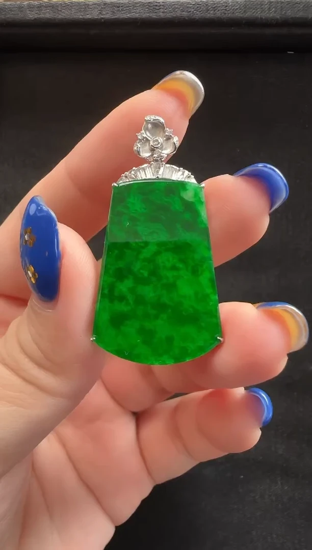 颈饰18K金镶嵌翡翠004无事牌一个