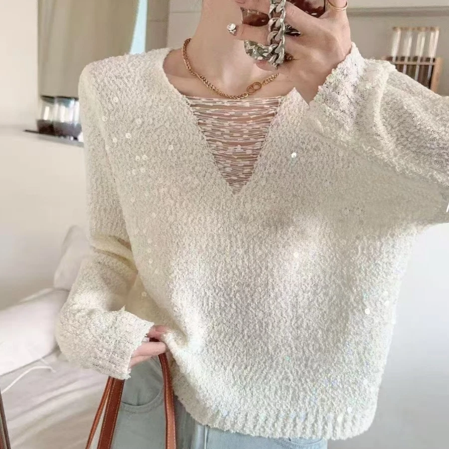 精致感设计 气质减龄亮片+镂空v领 2025春季新款宽松针织上衣女款